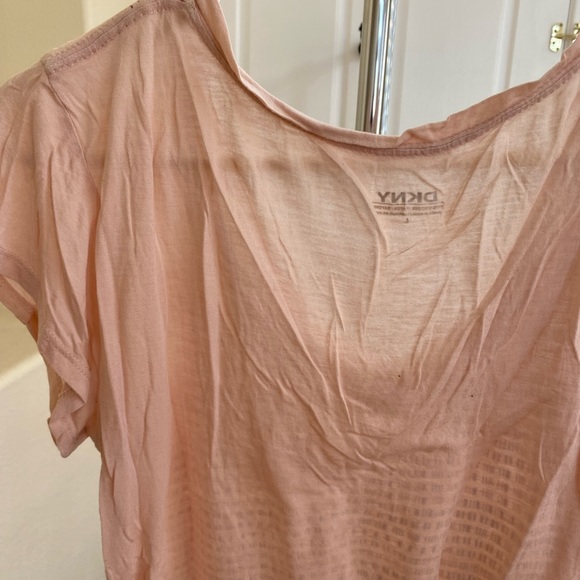 DKNY T-shirt size large - Picture 8 of 9